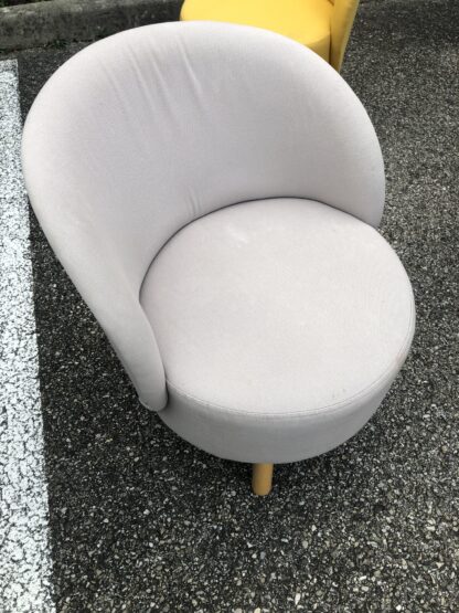 Bold Fauteuil Crapaud en tissu blanc – Élégance et confort