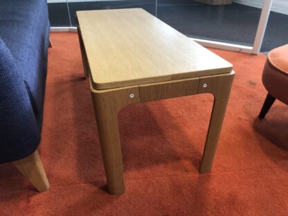 Table basse en bois 180 cm avec finition moderne