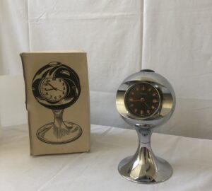 Horloge Vintage Space Age Chrome – Design Rétro Futuriste Années 70 avec Boîte